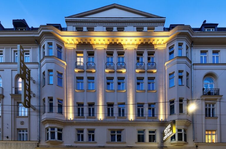 מלון ליד בית חבד וינה