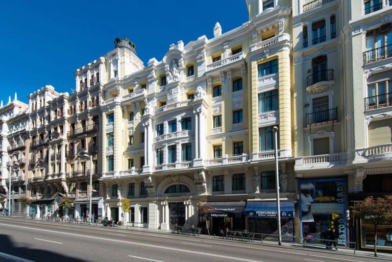 מלון Vincci The Mint מדריד, ספרד, קרוב לבית חבד