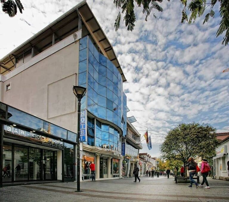 מלון בקרבת בית חבד פודגוריצה , מוטנגרו