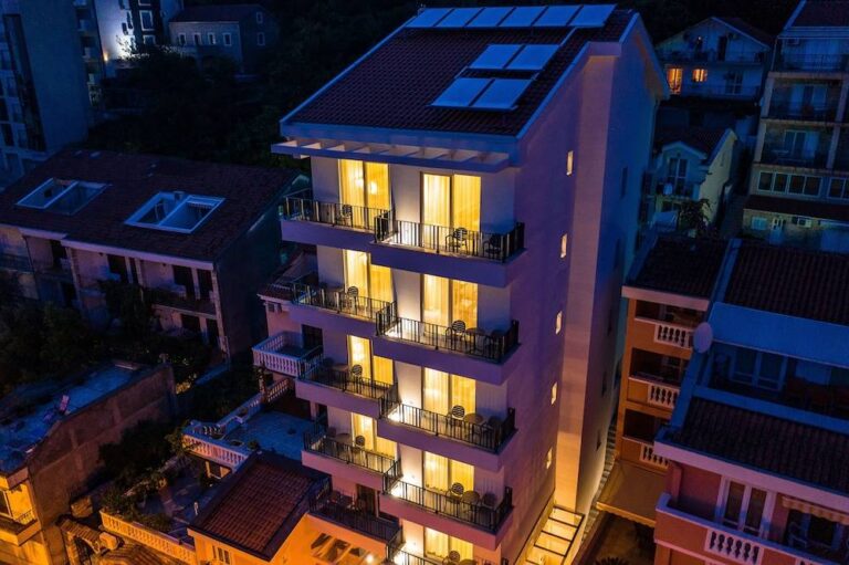 מלון בקרבת בית חבד מוטנגרו בודווה